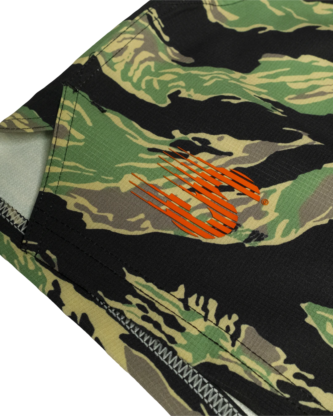 HAKATA トレーニングショーツ TIGER CAMO